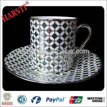 Porzellan Kaffeetasse und Untertasse mit Galvanik Design